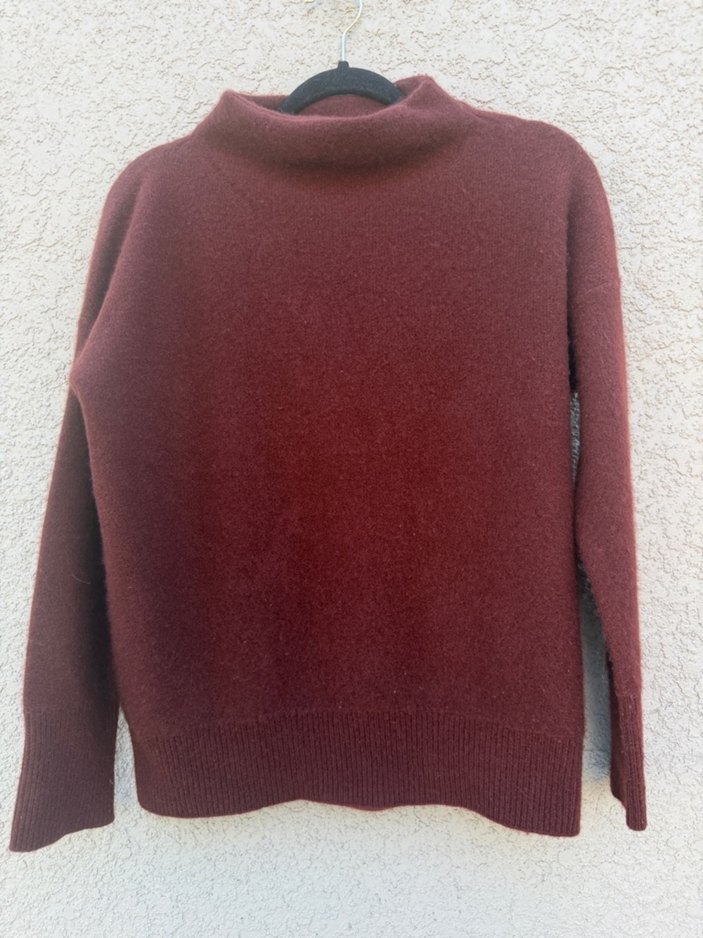 Vince 100% cashmere Burgundy Mock Neck Sweater